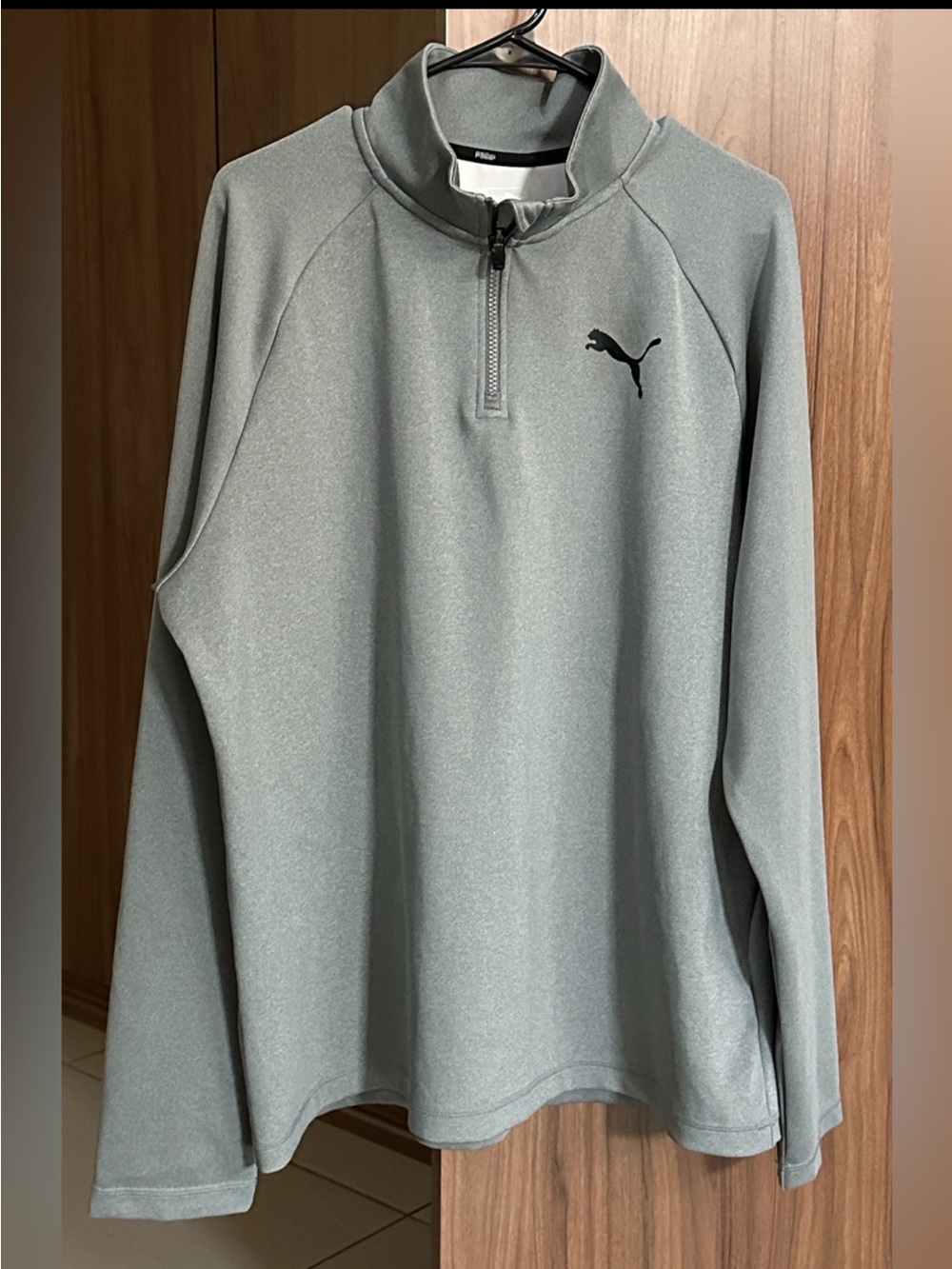 Puma Men’s Light Gray Half-Zip Sweatshirt with Black Logo X-LARGE
